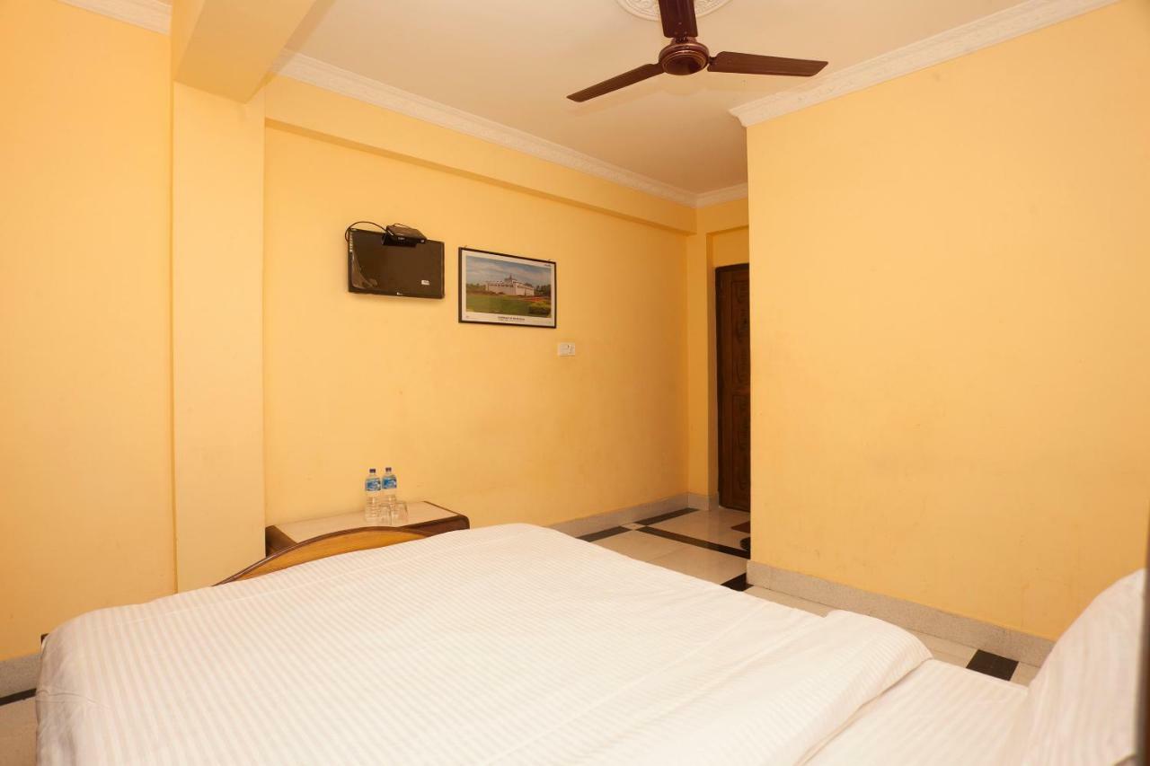 Spot On 397 Hotel Triveni Guest House Kathmandu Luaran gambar